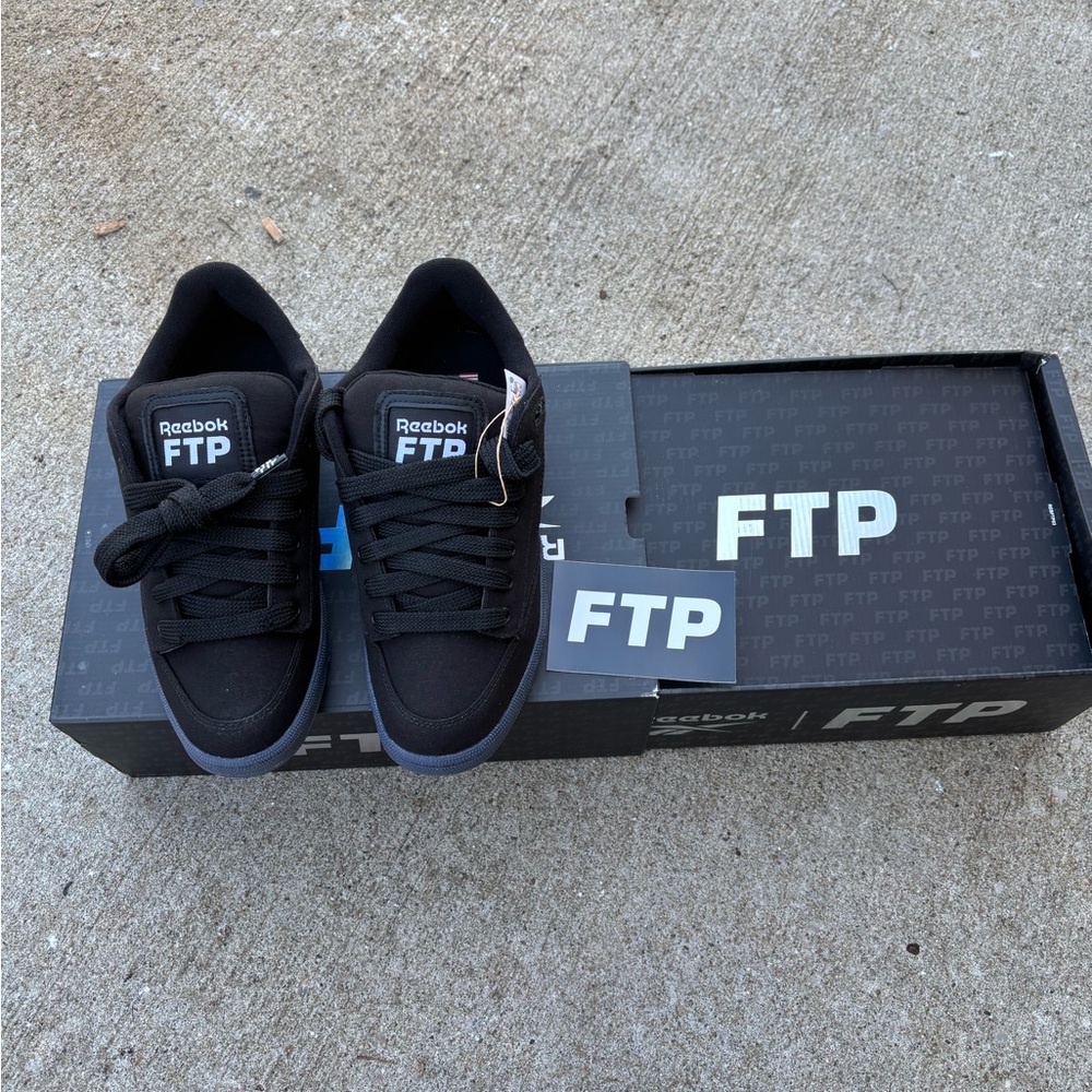 FTP x Reebok Club C Black canvas Wear Away sneakers. 8.5 men’s NEW